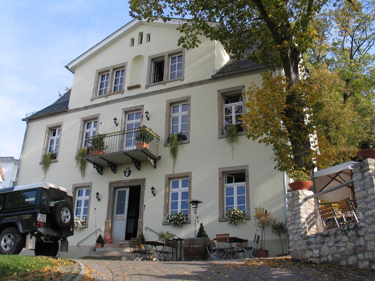 Landhotel Schloss Soergenloch エクステリア 写真