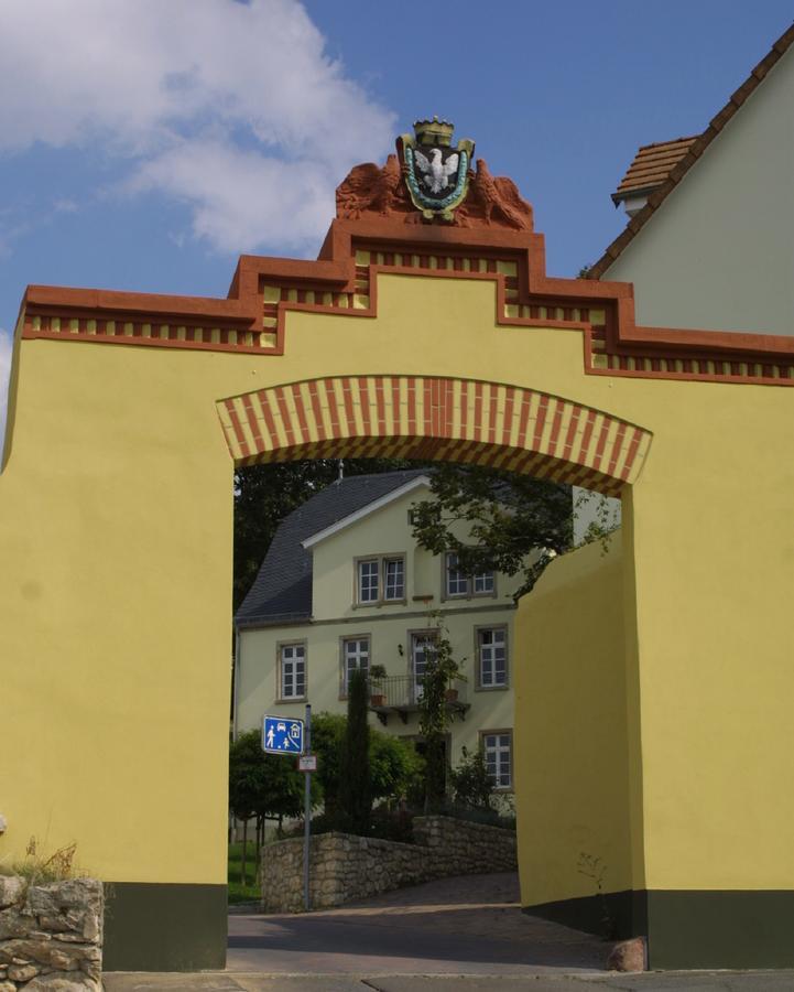 Landhotel Schloss Soergenloch エクステリア 写真